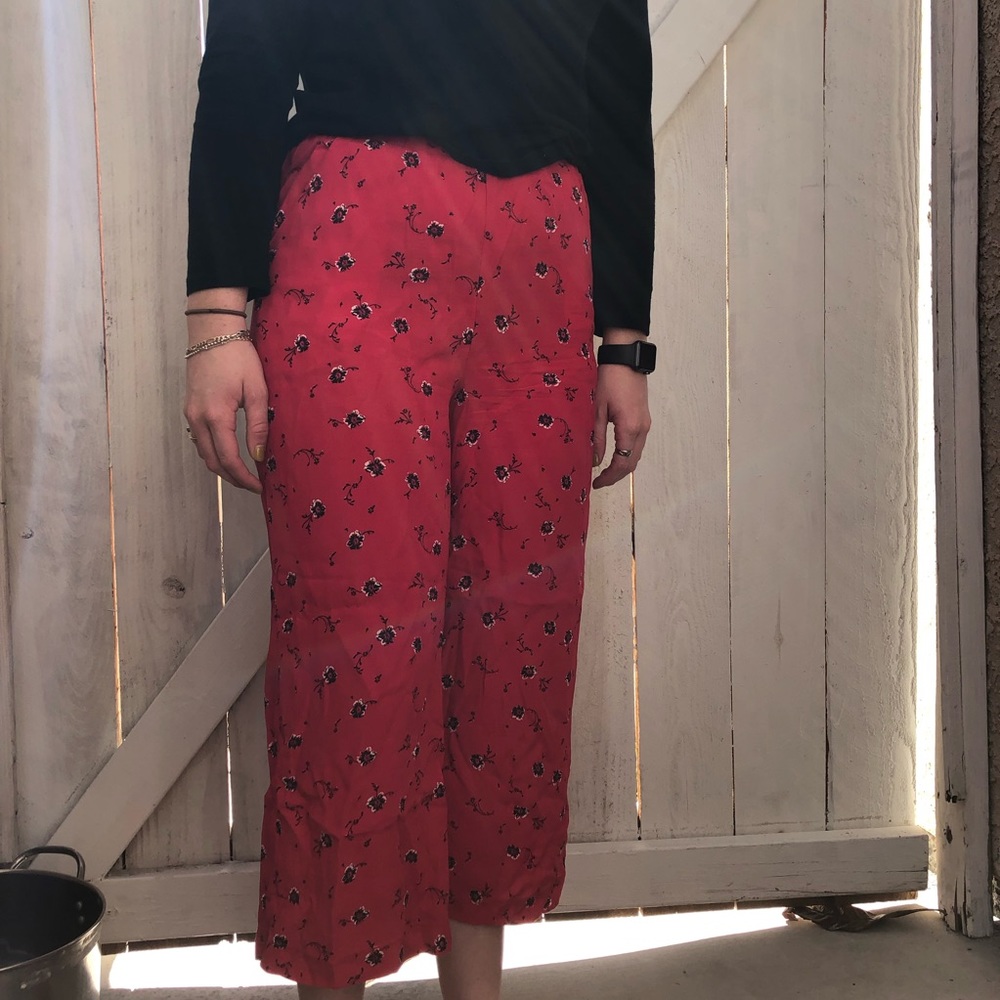 knot sisters red floral pants